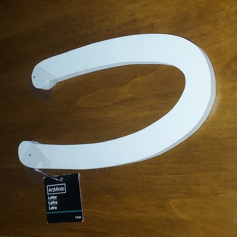ARTMINDS White Wood Letter Wall Plaque " U "   / 9" tall 1/2" thick
